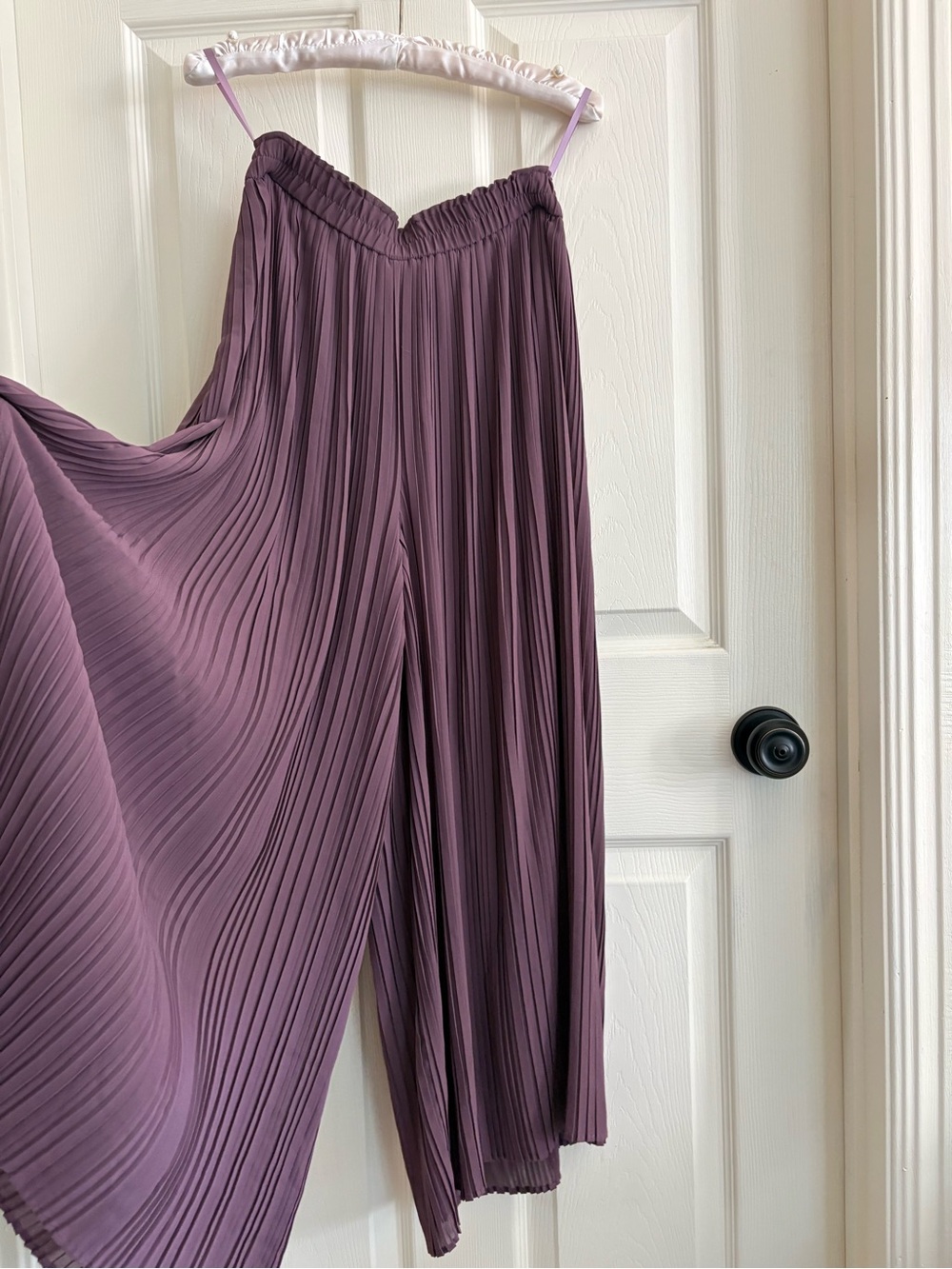 Uniqlo Pleated Wide-Leg Pants in Dusty Purple